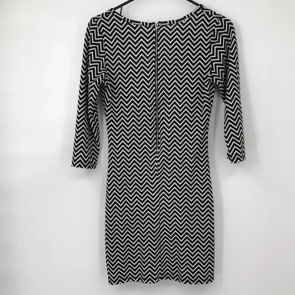 Urban Rose Bodycon Form Fitting Dress Chevron Pattern Size S/M